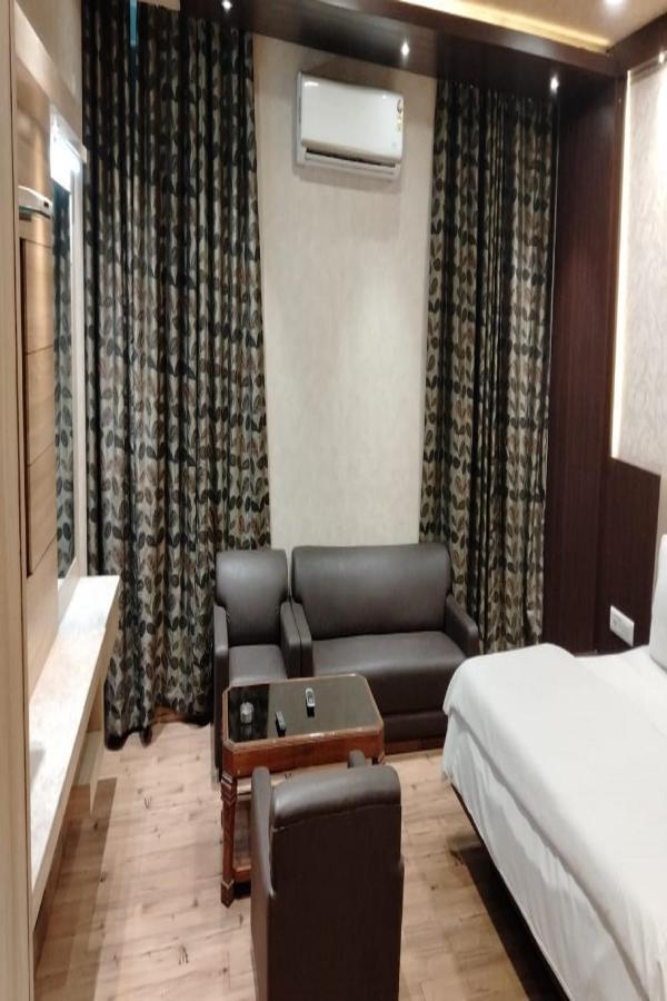 גורקפור Hotel Park Regency מראה חיצוני תמונה