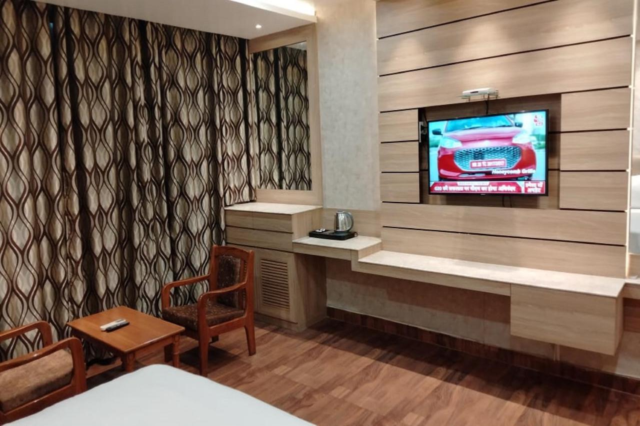 גורקפור Hotel Park Regency מראה חיצוני תמונה