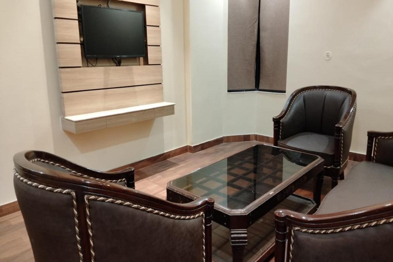 גורקפור Hotel Park Regency מראה חיצוני תמונה