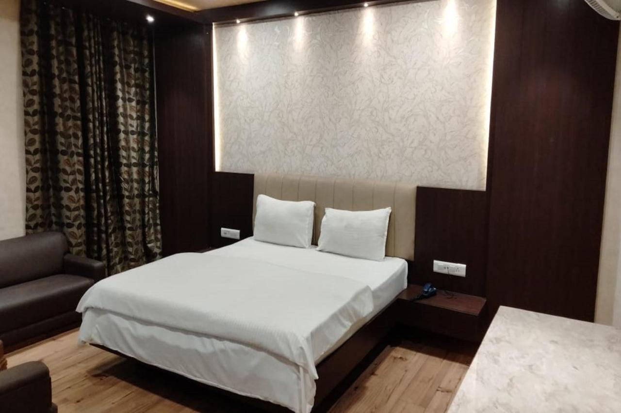 גורקפור Hotel Park Regency מראה חיצוני תמונה