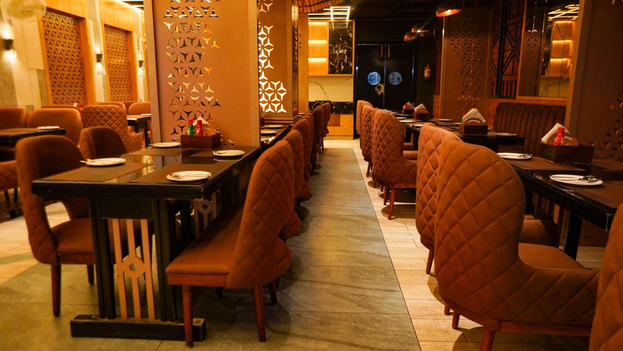 גורקפור Hotel Park Regency מראה חיצוני תמונה