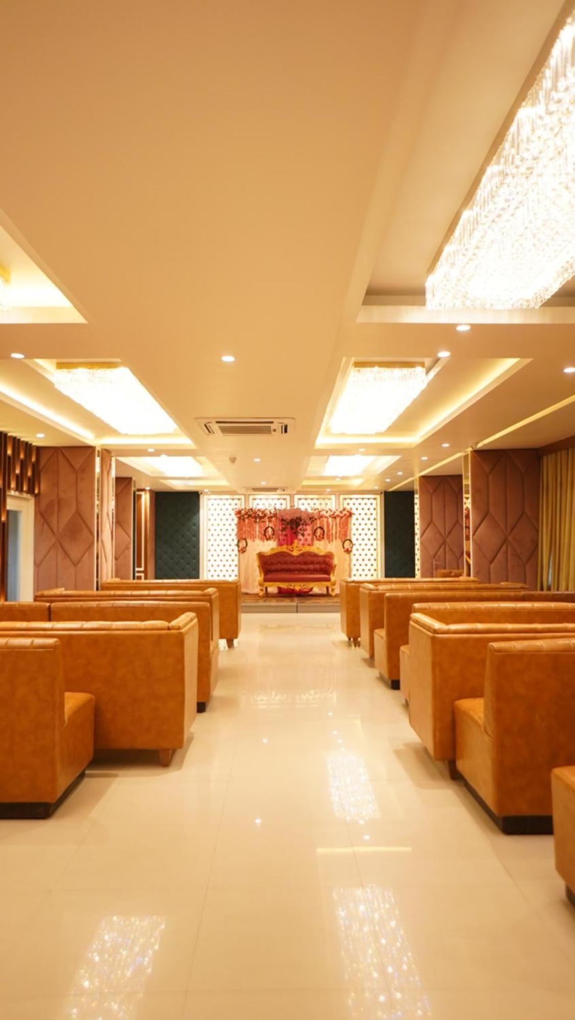 גורקפור Hotel Park Regency מראה חיצוני תמונה