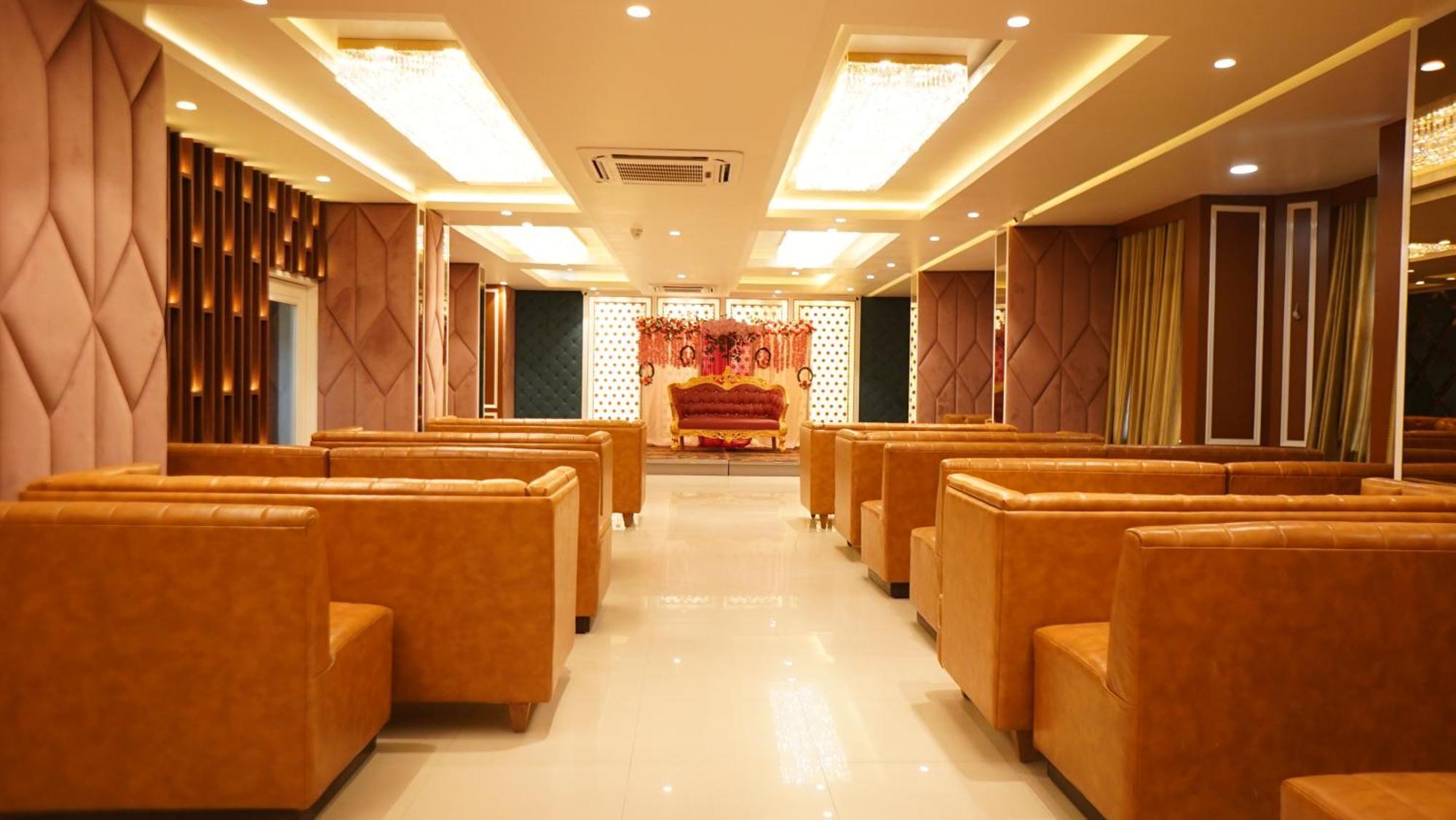 גורקפור Hotel Park Regency מראה חיצוני תמונה