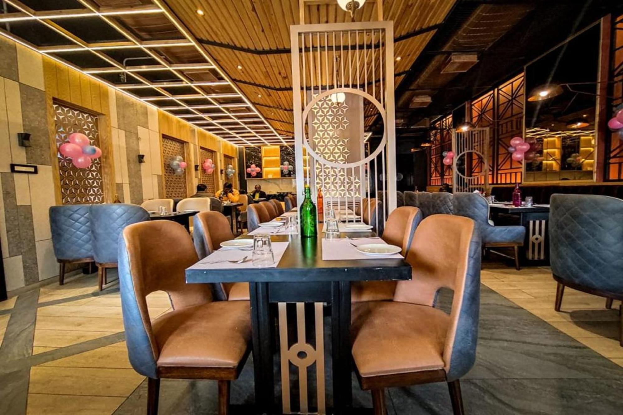 גורקפור Hotel Park Regency מראה חיצוני תמונה